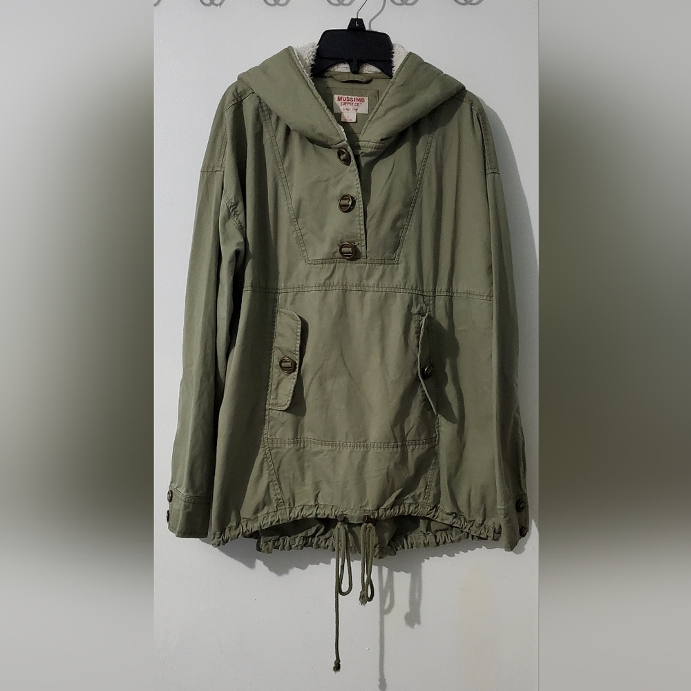 Mossimo, women's pullover hoodie Jacket. In very good used condition